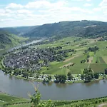 Romantischer Aufenthalt Mit Blick Auf Den Weinberg *