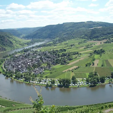 Romantischer Aufenthalt Mit Blick Auf Den Weinberg *