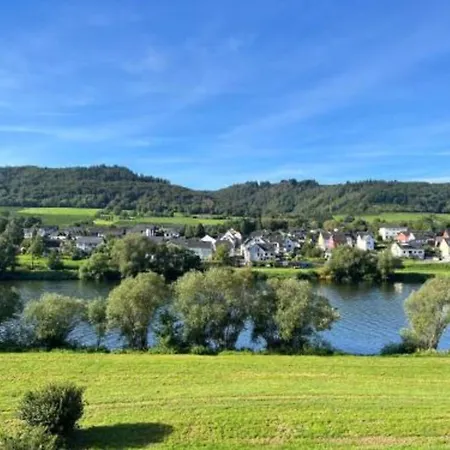 Romantischer Aufenthalt Mit Blick Auf Den Weinberg Kinheim