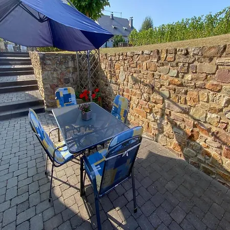 Romantischer Aufenthalt Mit Blick Auf Den Weinberg Kinheim