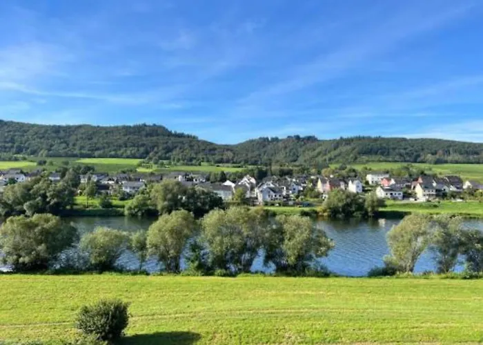 Romantischer Aufenthalt Mit Blick Auf Den Weinberg Kinheim